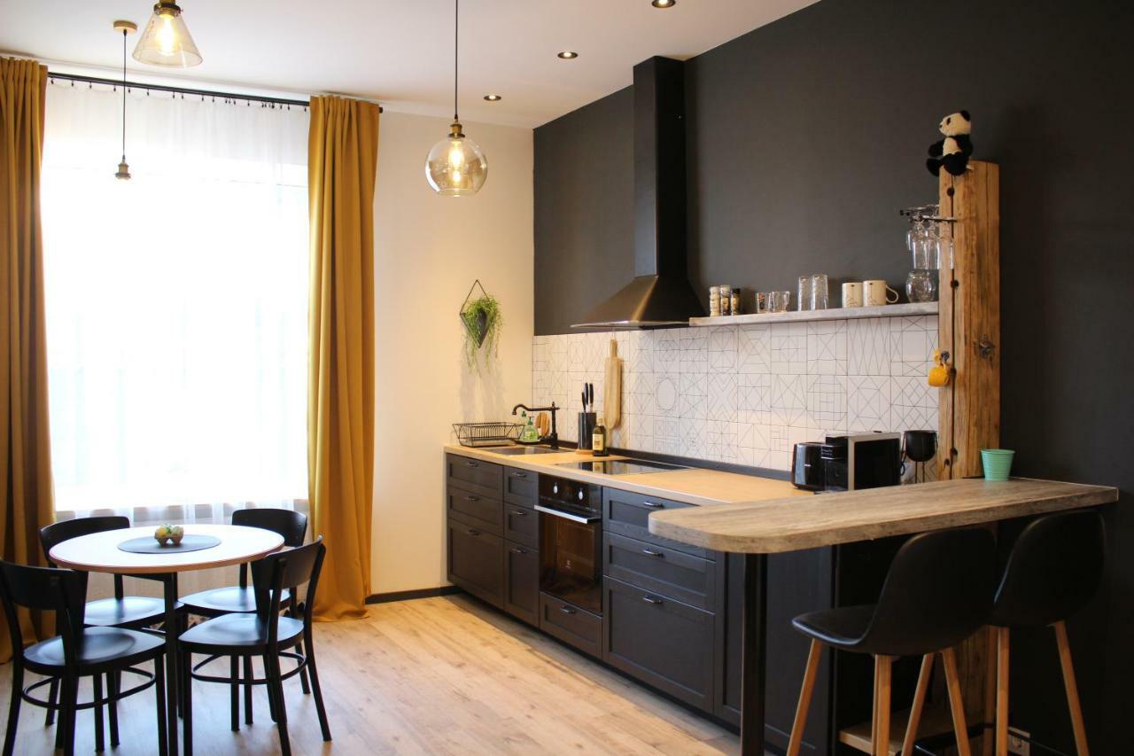 Simple & Elegant Apartment Liepāja Esterno foto